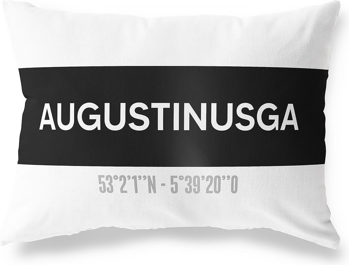 Tuinkussen AUGUSTINUSGA - FRIESLAND met coördinaten - Buitenkussen - Bootkussen - Weerbestendig - Jouw Plaats - Studio216 - Modern - Zwart-Wit - 50x30cm