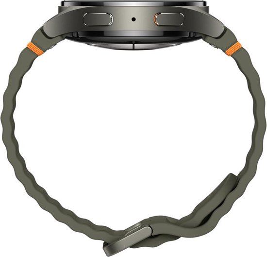 Zijaanzicht van een groene smartwatch met een golvend bandje.