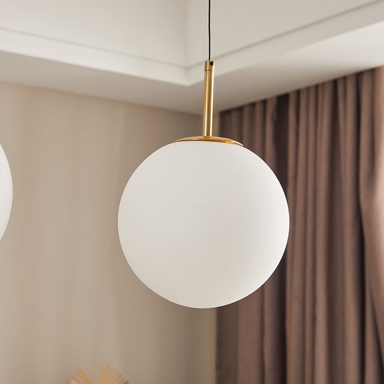 Luxe hanglamp Svea goud met melkwit glas - 3-staps dimbaar, 2700K