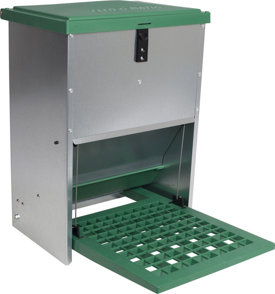 Zilverkleurig voerapparaat met groene deksel en voerbak, deuren open.