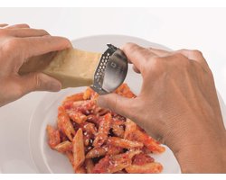 Käsereibe Extra scharfe Klinge Metallgriff Grau Made in Switzerland Spülmaschinengeeignet - Keukenaccessoires Rasp kaasmolen