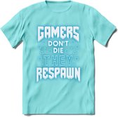 Gamers don't die T-shirt | Neon Blauw | Gaming kleding | Grappig game verjaardag cadeau shirt Heren – Dames – Unisex | - Licht Blauw - XL