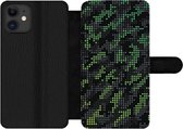 Bookcase Geschikt voor iPhone 12 Pro telefoonhoesje - Camouflage patroon van groene en grijze stippen - Met vakjes - Wallet case met magneetsluiting