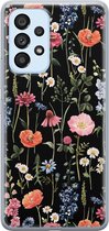 Leuke Telefoonhoesjes - Hoesje geschikt voor Samsung Galaxy A33 - Dark flowers - Soft case - TPU - Bloemen - Zwart