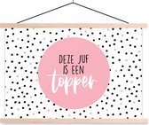 Posterhanger incl. Poster 120x80 cm - Schoolplaat - Juf bedankt - Roze - Leerkracht - Quote - Deze juf is een topper - Spreuken - Textielposter - Blanke latten