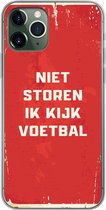 Geschikt voor iPhone 11 Pro hoesje - Quotes - Spreuken - Niet storen ik kijk voetbal - Voetbal - Siliconen Telefoonhoesje