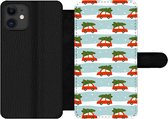 Bookcase Geschikt voor iPhone 11 telefoonhoesje - Kerst - Kerstboom - Patronen - Met vakjes - Wallet case met magneetsluiting