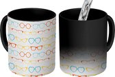 Magische Mok - Foto op Warmte Mokken - Koffiemok - Brillen - kleuren - Patroon - Magic Mok - Beker - 350 ML - Theemok