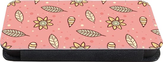 Gesloten telefoonhoesje met roze print van gele bloemen en bruine blaadjes. Zwarte zijkanten en sluiting.