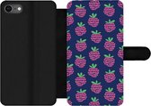 Étui de téléphone adapté à iPhone 8 - Motif - Framboise - Rétro - Avec compartiments - Étui portefeuille avec fermeture magnétique