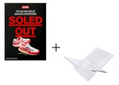 Phaidon Tafelboek Soled Out: The Golden Age of Sneaker Advertising + Boekenstandaard Transparant - Combipack - Set - Sneaker Freaker