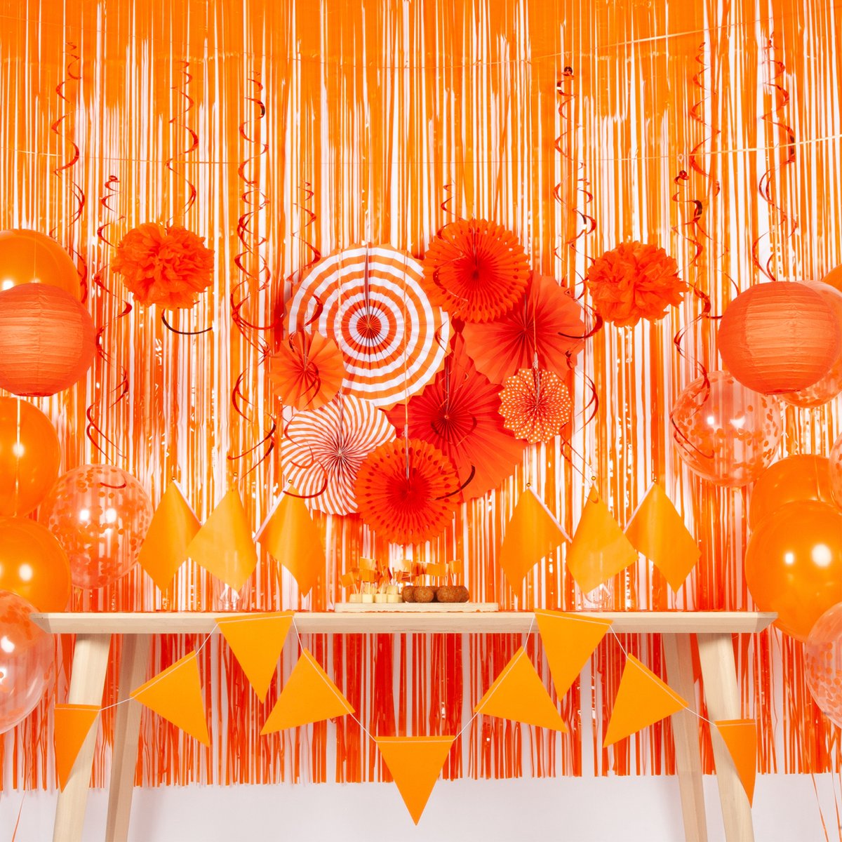 Fissaly 108 Stuks Nederland Oranje Decoratie Set – Feest Verjaardag Versiering met Ballonnen, Vlaggetjes & Slinger – Thema Feest – Ik hou van Holland - WK Voetbal — afbeelding 3