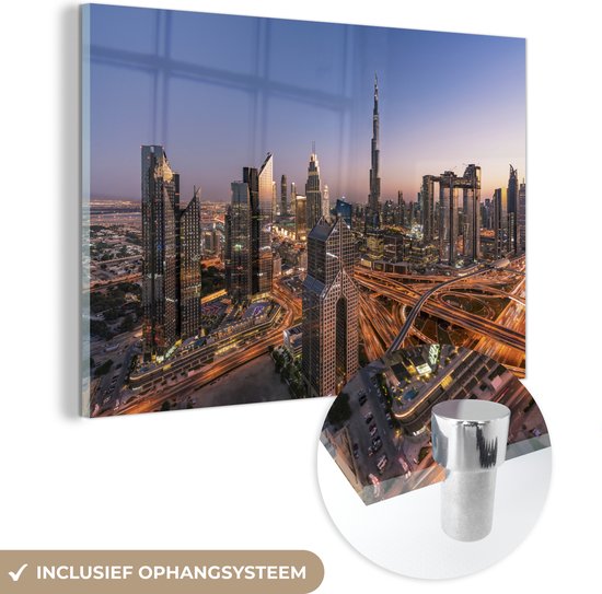 MuchoWow® Glasschilderij 120x80 cm - Schilderij acrylglas - Skyline Dubai met verkeer, Verenigde Emiraten - Foto op glas - Schilderijen