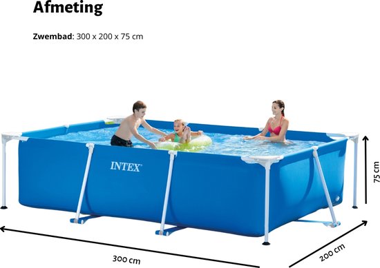Afmetingen van een Intex rechthoekig zwembad: 300 x 200 x 75 cm. Met kinderen erin.