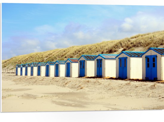 WallClassics - PVC Schuimplaat - Blauw met Witte Strandhuisjes - 75x50 cm Foto op PVC Schuimplaat (Met Ophangsysteem)