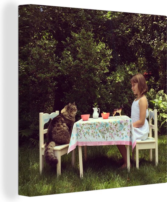 Canvas Schilderij Een meisje en haar kat op een high tea - 20x20 cm - Wanddecoratie