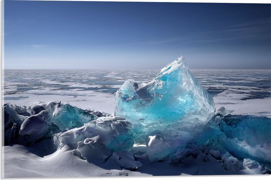 WallClassics - Acrylglas - IJsblokken in Sneeuwlandschap - 60x40 cm Foto op Acrylglas (Met Ophangsysteem)
