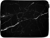Laptophoes 17 inch - Marmer print look - Zwart - Luxe - Laptop sleeve - Binnenmaat 42,5x30 cm - Zwarte achterkant - Reisbenodigdheden