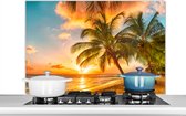 Spatscherm keuken 100x65 cm - Kookplaat achterwand Zonsondergang - Palmboom - Wolken - Zee - Strand - Muurbeschermer - Spatwand fornuis - Hoogwaardig aluminium