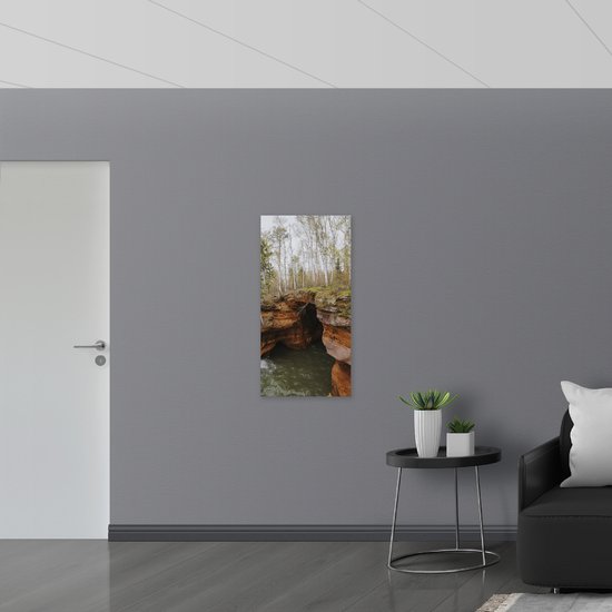 WallClassics - Poster (Matte) - Rivière qui coule sous le pont - 50x100 cm Photo sur papier affiche avec un aspect mat