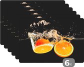 Placemat - Placemats kunststof - Sinaasappel - Stilleven - Water - Zwart - Fruit - 45x30 cm - 6 stuks - Hittebestendig - Anti-Slip - Onderlegger - Afneembaar