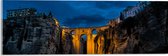 WallClassics - Acrylglas - Brug tussen Bergen in Spanje - 60x20 cm Foto op Acrylglas (Wanddecoratie op Acrylaat)
