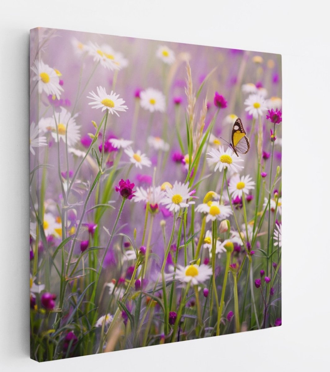 Saammp Canvas Schilderij - bloemen in veld - Natuur - 60x60 - Foto op canvas - Wanddecoratie - Muurdecoratie Woonkamer - Kantoor Decoratie Multicolor