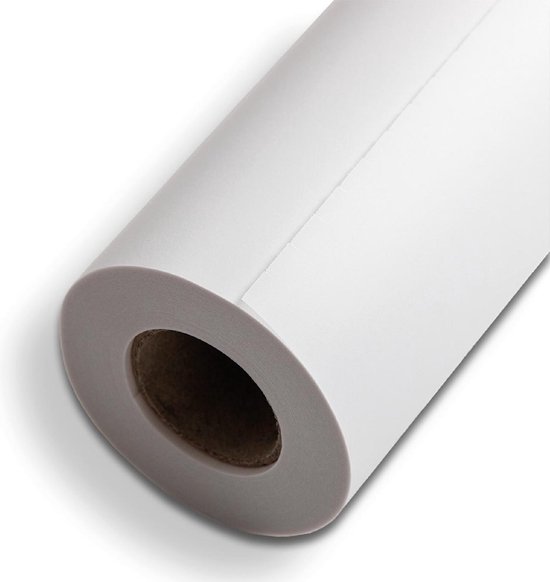 Een rol effen wit tekenpapier, met de binnenkant van de rol zichtbaar.