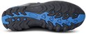Zool van een grijze wandelschoen met profiel en blauwe accenten, met merkdetails.