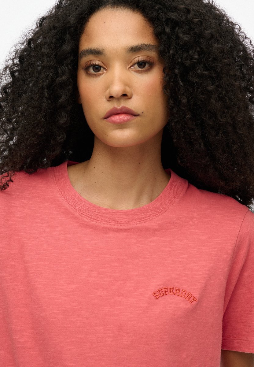 Superdry Essential Washed T-shirt met logo Dames T-shirts Rood