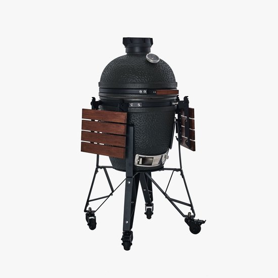 Zwarte Bastard kamado barbecue met houten bijzettafels en thermometer.