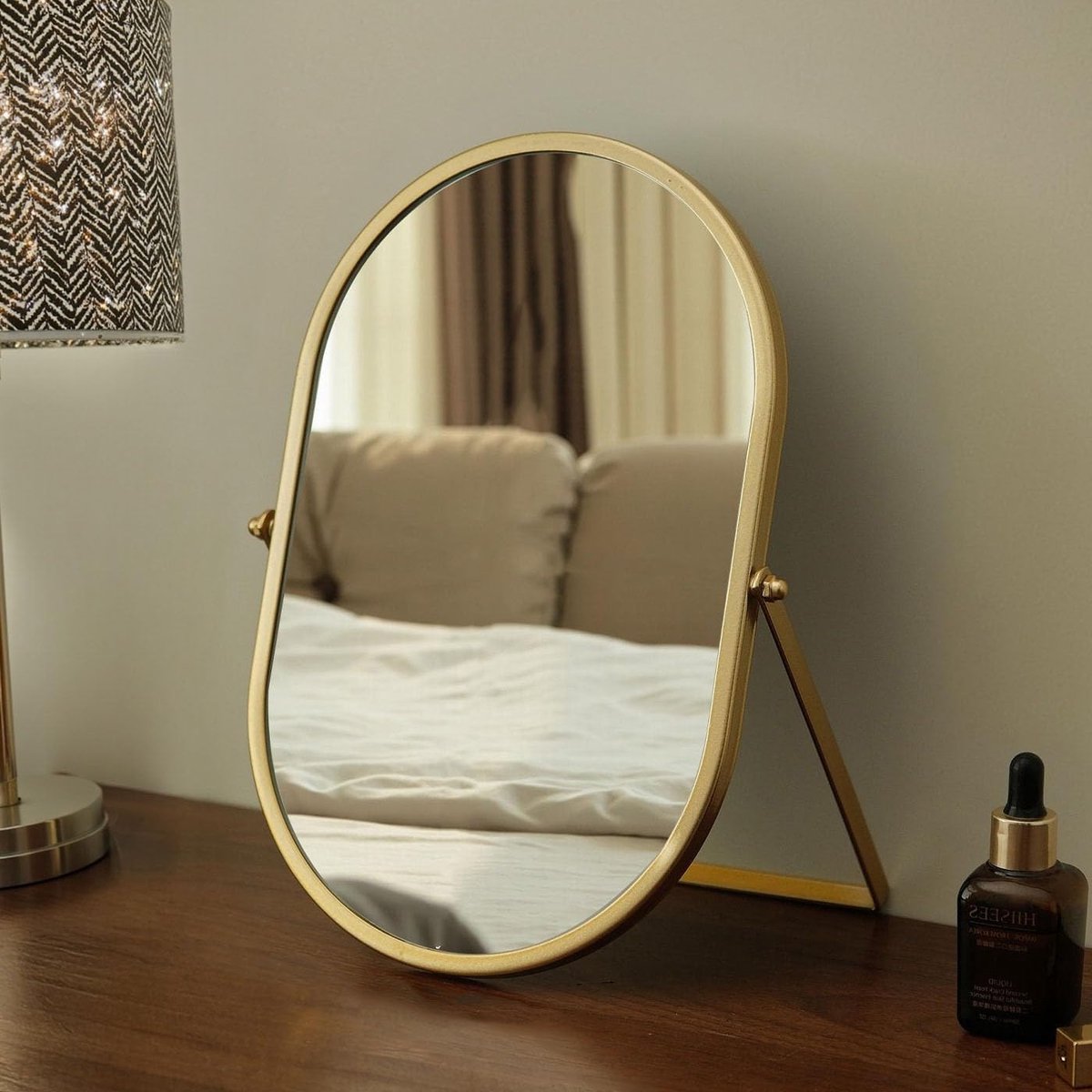 Volledige lengte bureaubladspiegel met standaard en metalen frame voor make-up en interieurdecoratie, vrijstaand en geschikt voor badkamer en slaapkamer (goud, L)