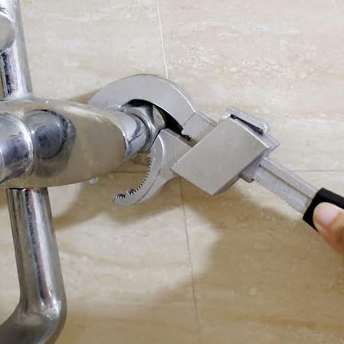 Dailygoods- Waterleiding Sleutel Verstelbaar - Dubbele Sleutel - Halve Maan Sleutel - Vervangende Koppen - Loodgieterswerk - Veilig Grip