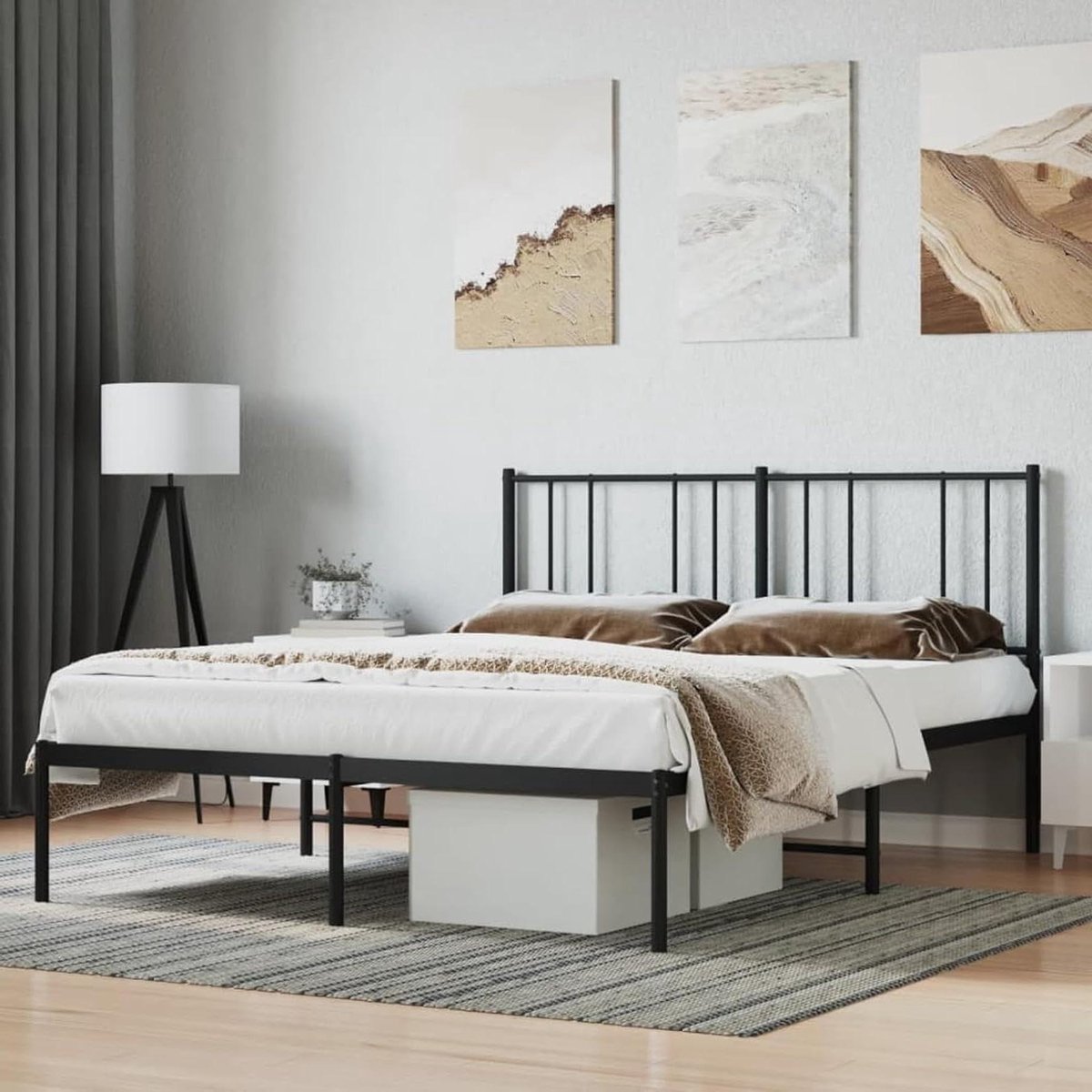 Metalen bedframe - Klassiek design bed - Slaapkamer inrichting - Robuuste staalconstructie