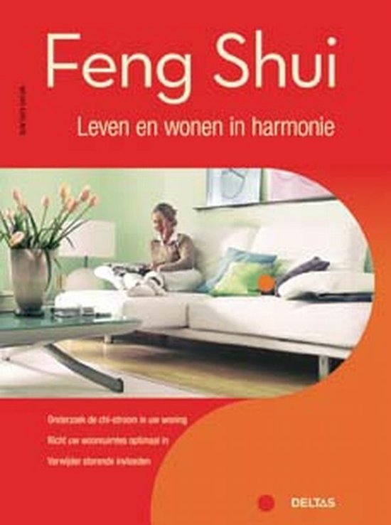 Boek "Feng Shui: Leven en wonen in harmonie" met een vrouw op een bank in een harmonieuze woonkamer.