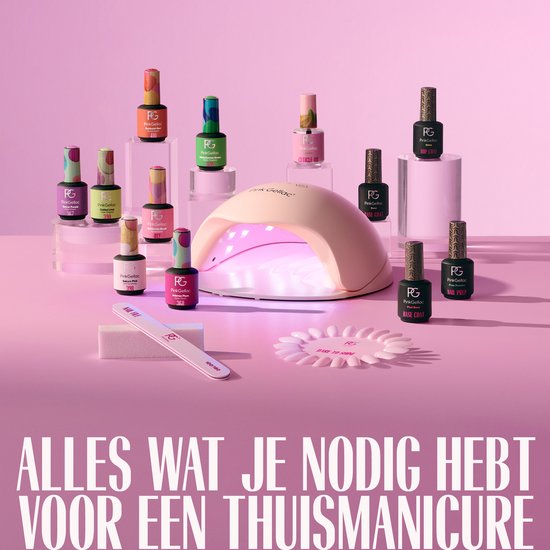 Alles voor een thuismanicure: gelnagellak flessen, UV-lamp, vijl en kunstnagels.