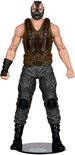 Actiefiguur van Bane, volledig zichtbaar met masker, bruin vest, grijze broek en zwarte laarzen. Op een zwarte displayvoet.