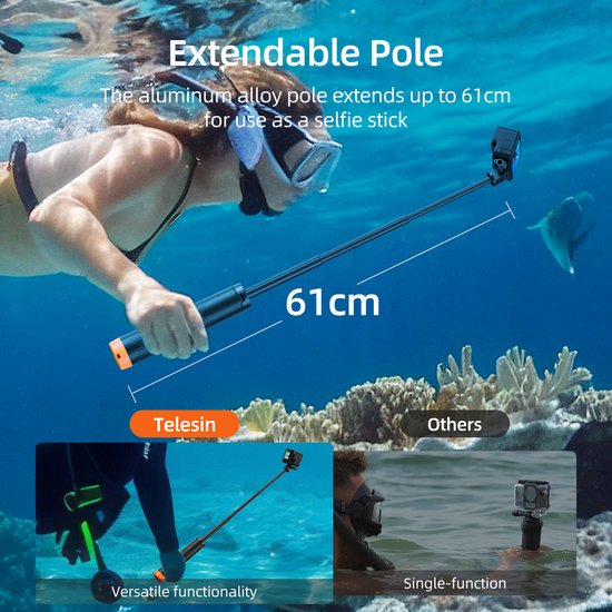 Onderwaterfoto van een vrouw die een uitschuifbare paal van 61 cm gebruikt als selfiestick. Links: duiker met paal, rechts: camera op statief in het water.