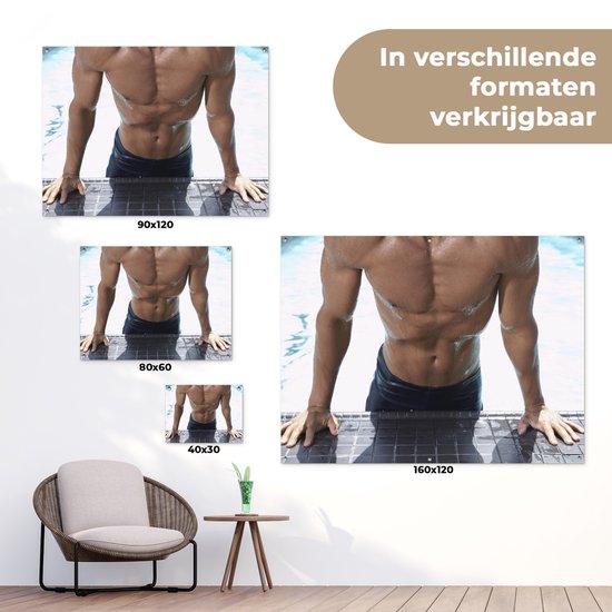 Un homme musclé se pousse hors de la piscine Affiche de jardin 80x60 cm - Toile de jardin / Toile d'extérieur / Peintures d'extérieur (décoration de jardin)