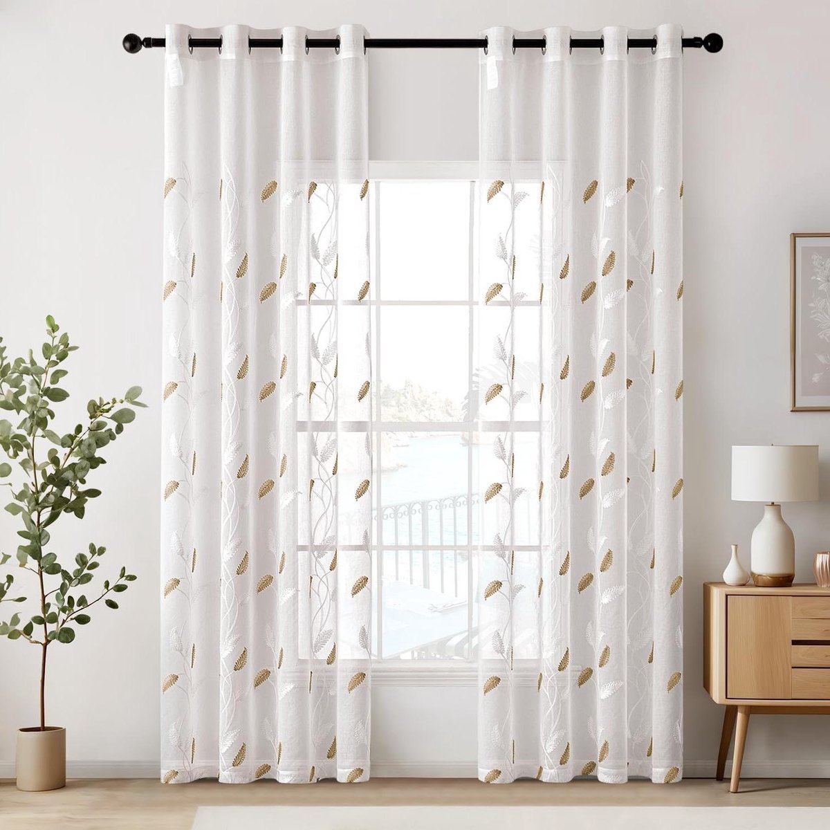 Voile gordijn met oogjes en transparant bladeren patroon - Set van 2 - H 160 x B 140 cm - Beige