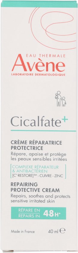 Witte doos met rode en grijze tekst. Avene Cicalfate+ crème helpt de huid herstellen in 48 uur.
