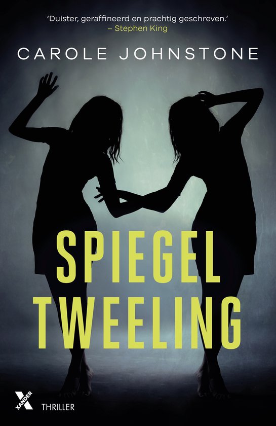 Twee silhouetten van vrouwen in het zwart met de armen in elkaar gehaakt. Titel: Spiegeltweeling, thriller.