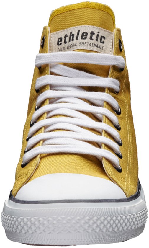 Baskets en toile à coupe Hi et capuchon White