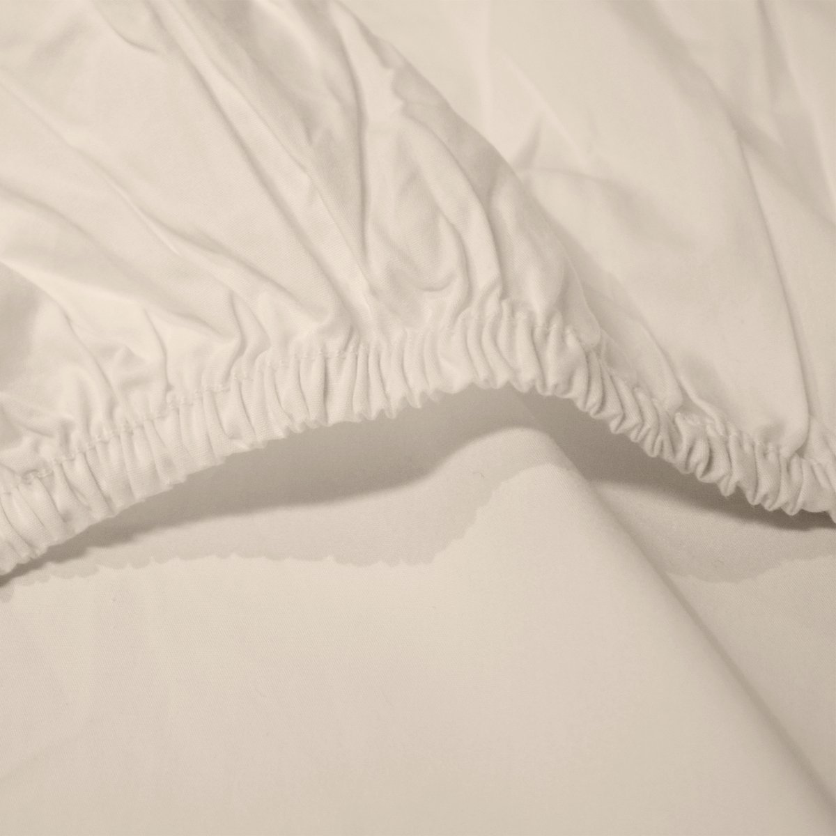 HappyBed Hoeslaken Creme - 90x200 cm - Onderlaken - Verfijnd jerseykatoen - Ademend katoen - Perfecte pasvorm