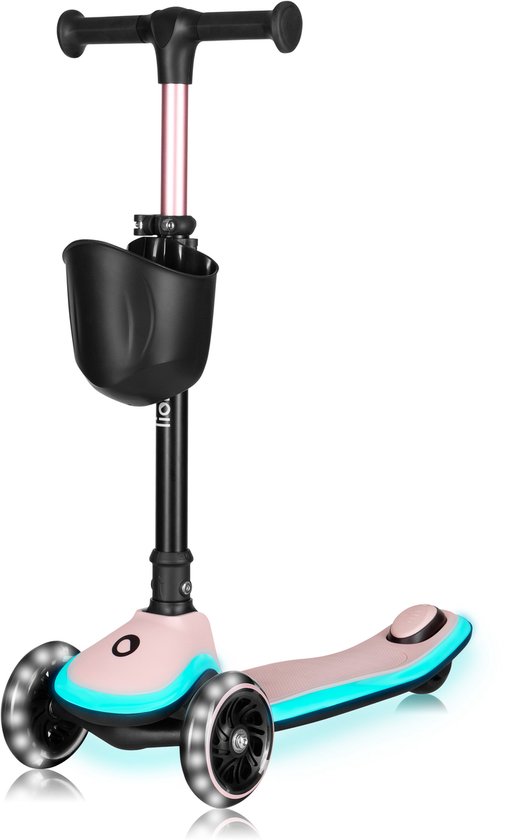 Roze kinderstep met drie wielen, mandje, verlichte wielen.