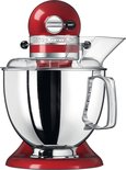 Robot pâtissier KitchenAid Artisan rouge Empire avec bol argenté et couvercle anti-éclaboussures.