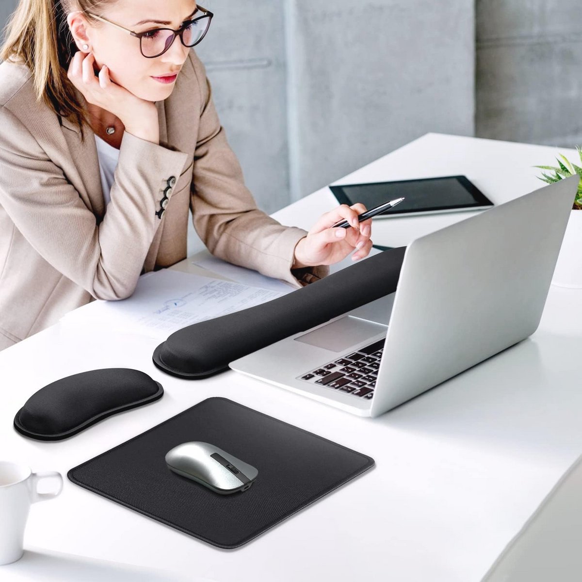 Ergonomische 3-in-1 Toetsenbord en Muismat Set met Geheugenschuim - Comfortabele Polssteun voor Kantoor en Gaming