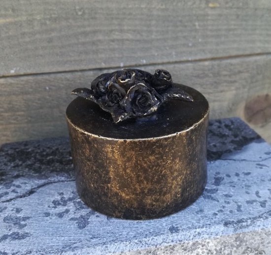Sculptures en bronze Mini urne à fleurs