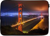 Laptophoes 13 inch - De Golden Gate Bridge in de nacht verlicht - Laptop sleeve - Binnenmaat 32x22,5 cm