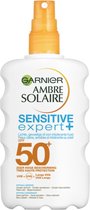 Bol.com Garnier Ambre Solaire Sensitive Expert zonnebrandspray SPF 50+ - Zonnebrand voor de Gevoelige Huid - 200 ml aanbieding